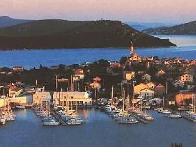 Gemuetliche Emil Lejlighed Murter